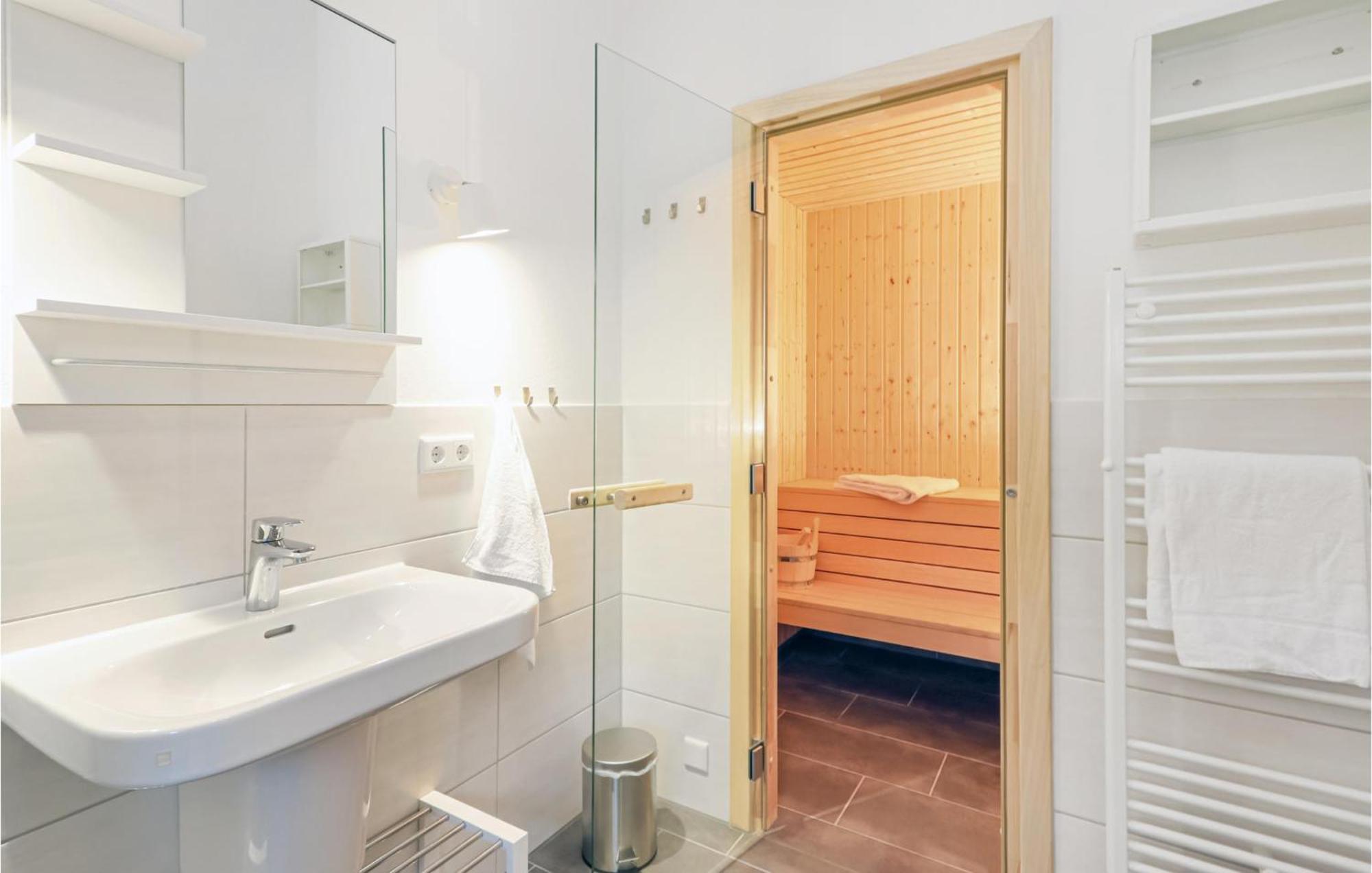 Cozy Home In Krems Ii-Warderbrueck With Wifi Gols Ngoại thất bức ảnh